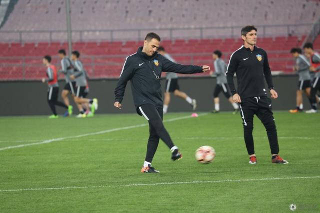 每晚22：00，锁定CCTV-6电影频道《中国电影报道》，倾听时光中的细语，回望光辉的来时路。