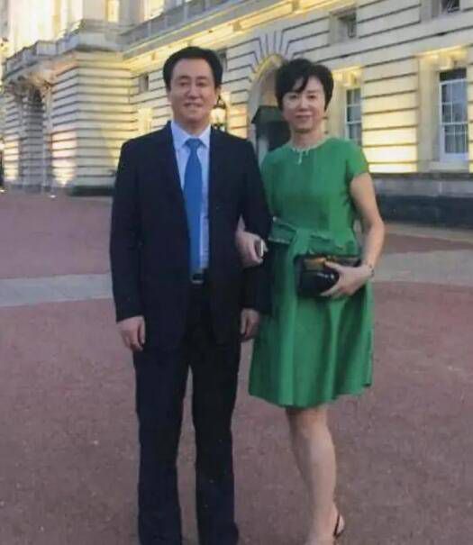 《我在时间尽头等你》报收票房4371万，在七夕之后保持良好走势，位列单日榜单第二名 《我在时间尽头等你》超4.5亿 位列年度票房第四 2020-09-03 9月2日，全国院线总票房6542.64万。