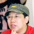 精心编排的晚会节目之外，电影频道融媒体直播也记录了电影艺术家肖桂云、电影《菜肉馄饨》主创等电影人，走访成都电影产业园区，在城市一线与影视从业者及市民观众深度交流光影感悟的美好时刻，并用镜头探索三星堆博物馆等巴蜀历史人文地标。